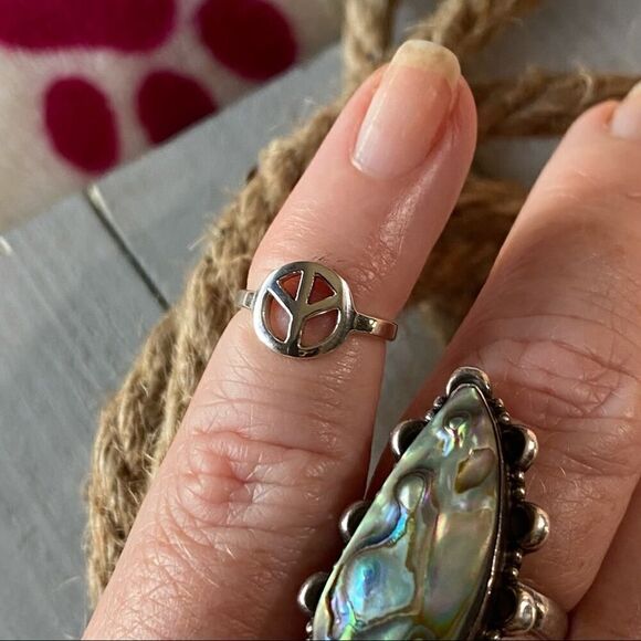 Sterling Silver Peace Sign Toe Ring - Picture 2 of 5